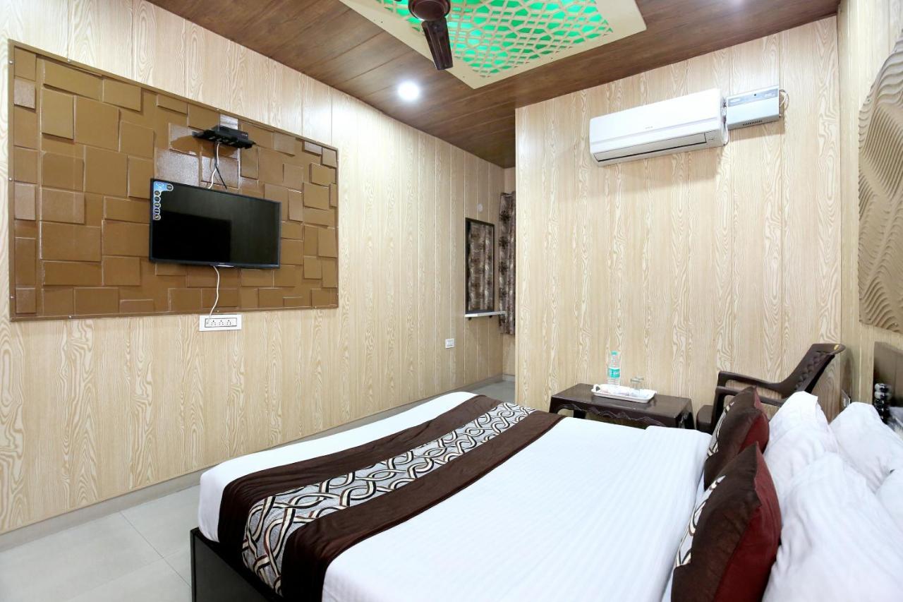Oyo 8105 Royale Guest House Λουντιάνα Εξωτερικό φωτογραφία