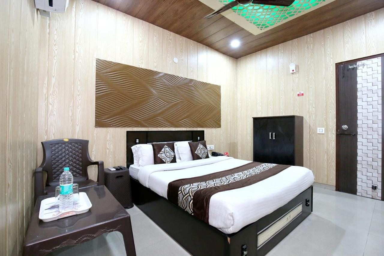 Oyo 8105 Royale Guest House Λουντιάνα Εξωτερικό φωτογραφία