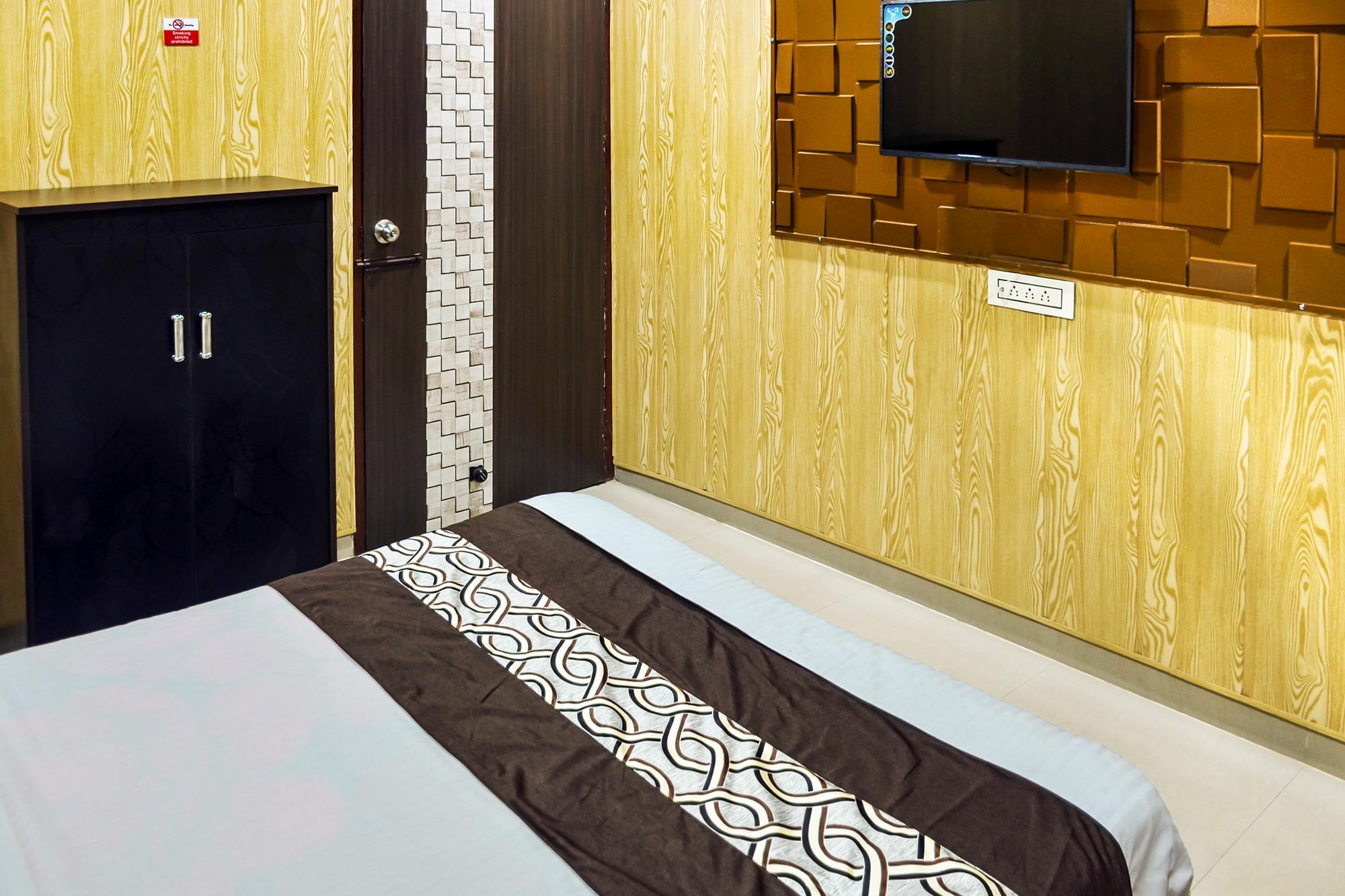 Oyo 8105 Royale Guest House Λουντιάνα Εξωτερικό φωτογραφία